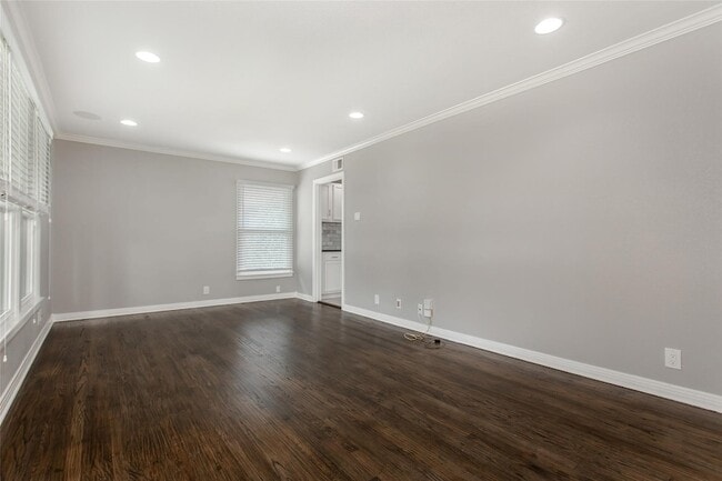 Building Photo - 570 Bondstone Dr