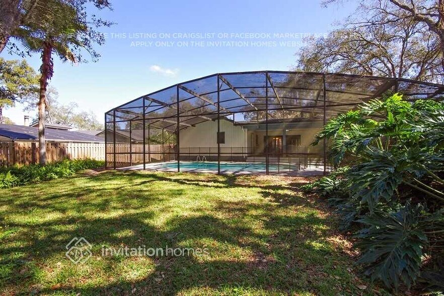 Building Photo - 242 Stevenage Dr