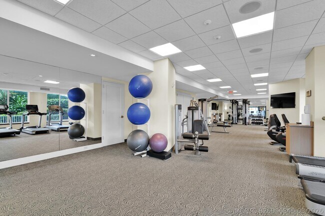 Building Photo - 500 S Ocean Blvd