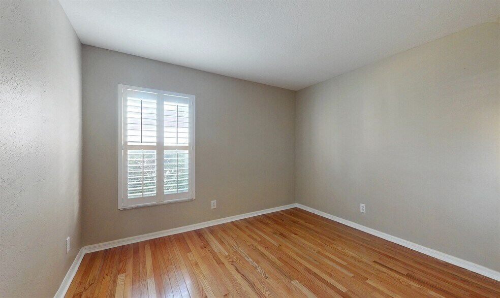 Building Photo - 8743 Maple Pond Ct