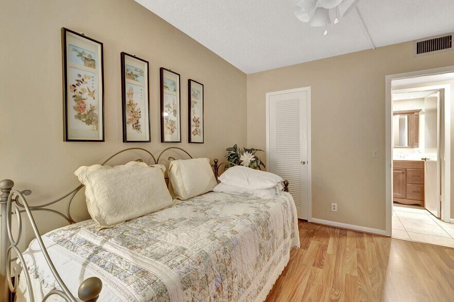 Building Photo - 113 Fanshaw C