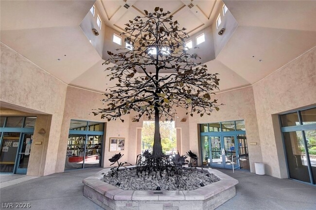 Building Photo - 2628 Highvale Dr