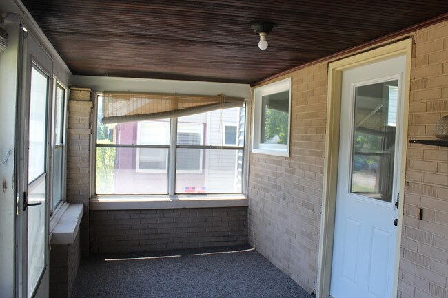 Building Photo - 225 Garfield Ave SW