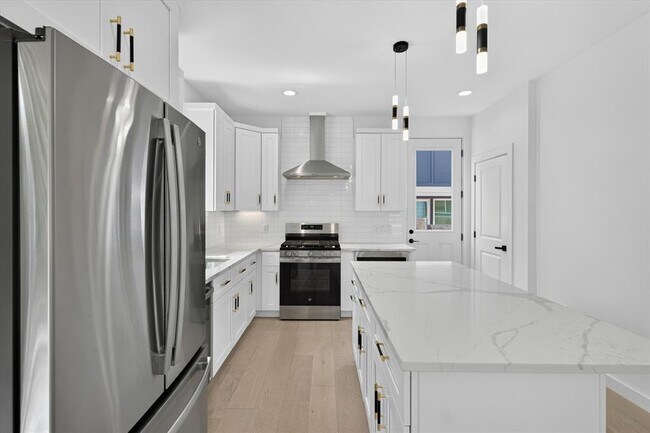 Building Photo - 5305 Ledesma Rd