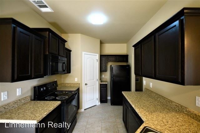 Building Photo - 1206 Vanguard Ln