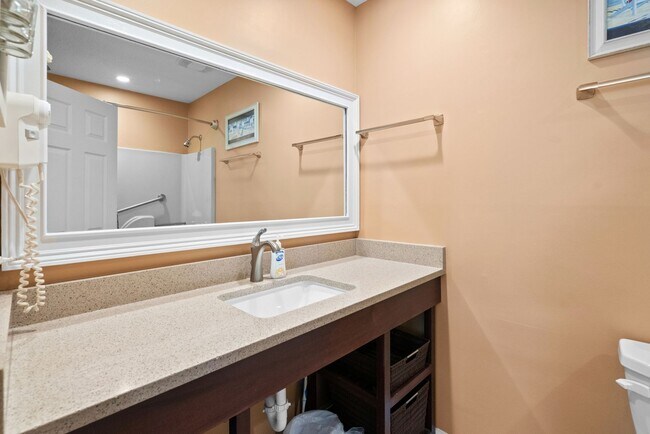 Building Photo - All Inclusive Seasonal Rental Available Oc...