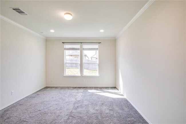 Building Photo - 253 Beechnut Dr