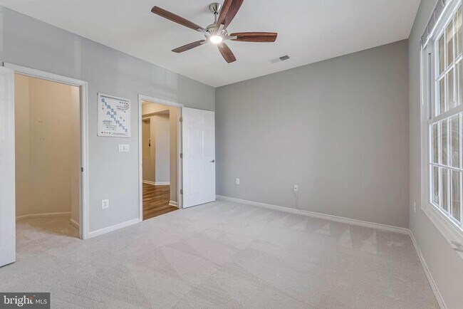 Building Photo - 20451 Chesapeake Square