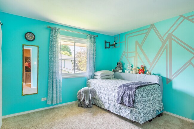 Building Photo - 1126 Tiverton Ct