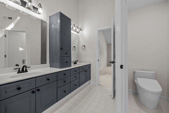 Building Photo - 2406 Flints Pond Cir
