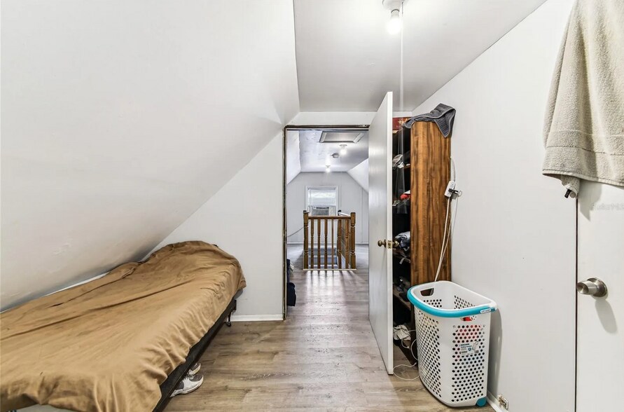 Building Photo - 1414 17th St W