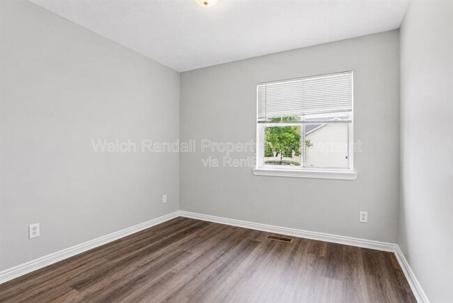 Building Photo - 9527 S Newkirk St