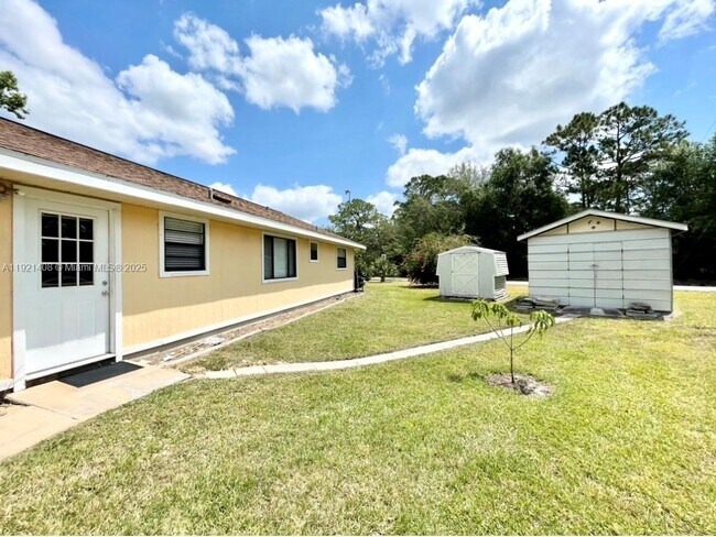 Building Photo - 203 Eleanor Blvd