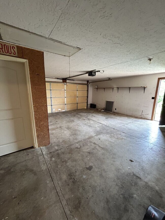 Building Photo - You Won't Believe the View!  2BR/2BA House...