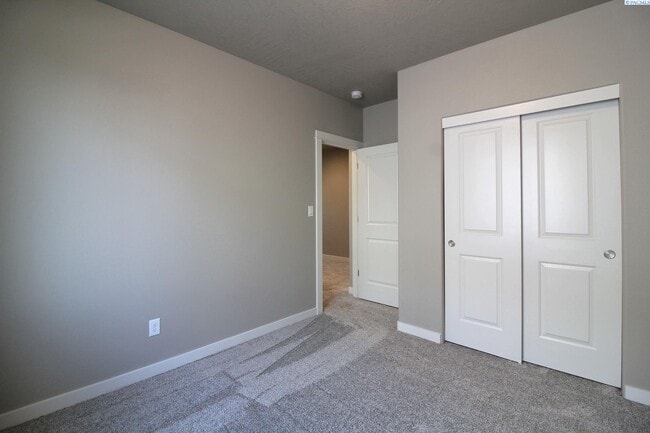 Building Photo - 3 Bed/2 Bath Home in West Pasco