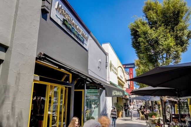 Building Photo - 1210 Bellevue Ave