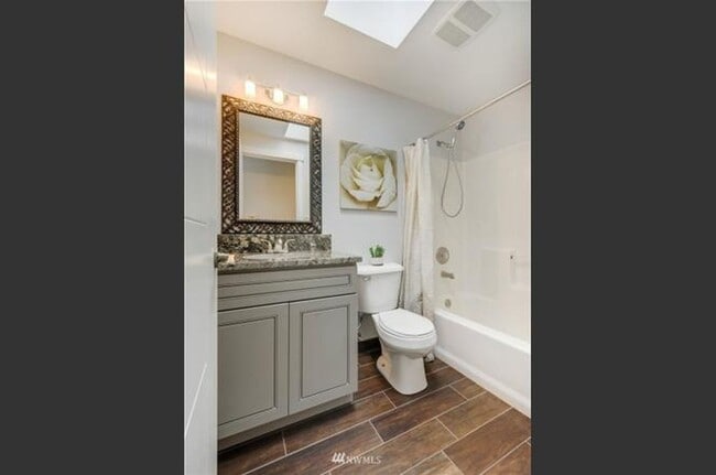 Building Photo - Edmonds Rental Home – Updated 3 Bedroom in...