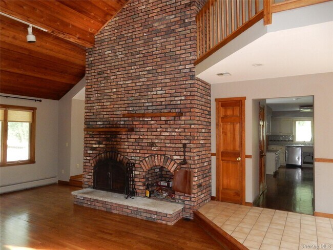 Building Photo - 104 County Rd 65