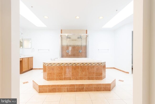 Building Photo - 3905 Woodreed Dr