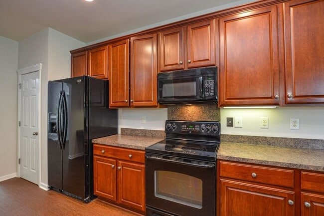 Building Photo - Elegant 4-bedroom Home in Desirable Callonwood Neighborhood in Matthews, NC
