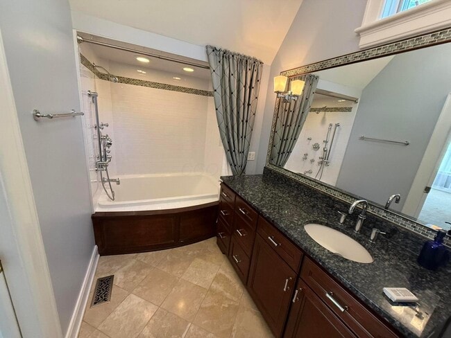 Building Photo - 2629 E Broad St