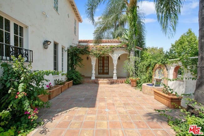 Building Photo - 333 S McCarty Dr