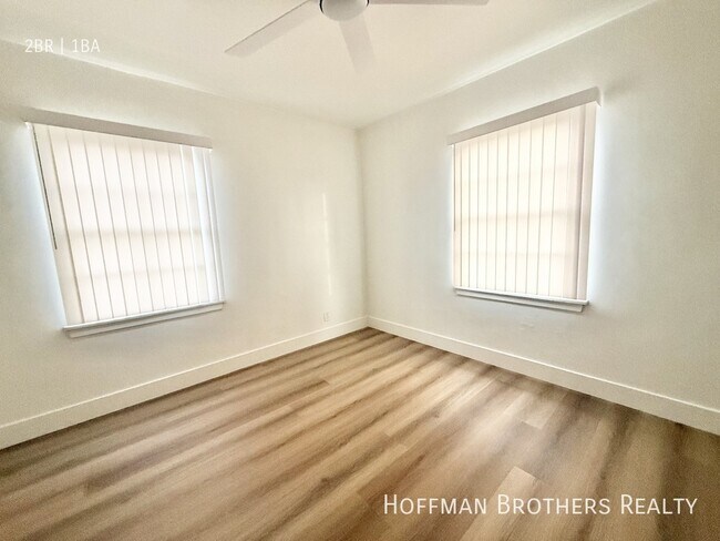 Building Photo - 1631 S Bronson Ave