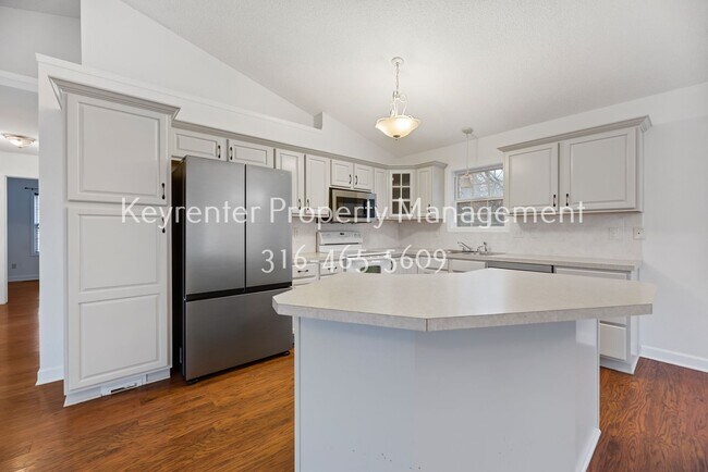 Building Photo - Beautiful 4 Bed 3 Bath in Andover School District!