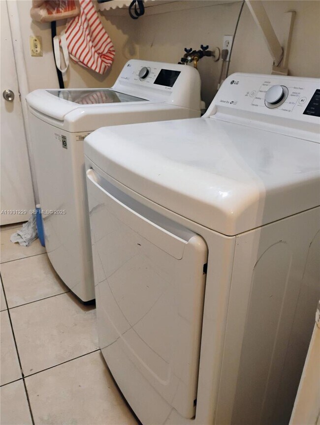 Building Photo - 0 Thomas St