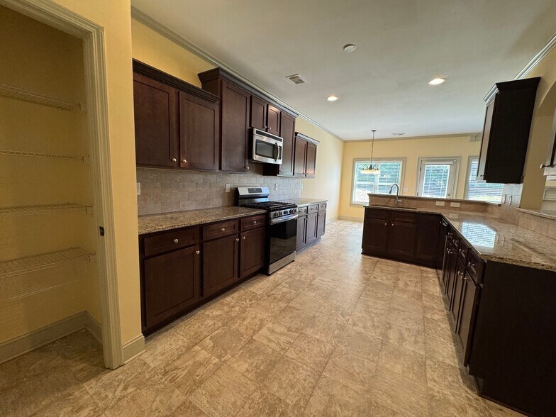 Building Photo - 2640 Tyler Bay Ln