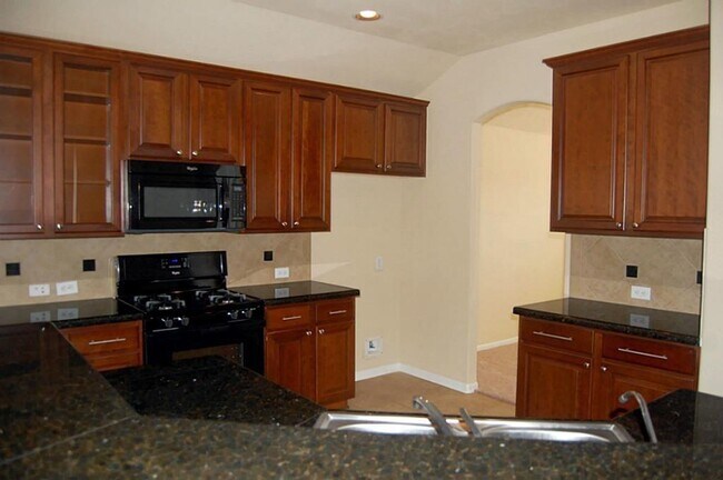Building Photo - 30415 Deleon Fields Dr