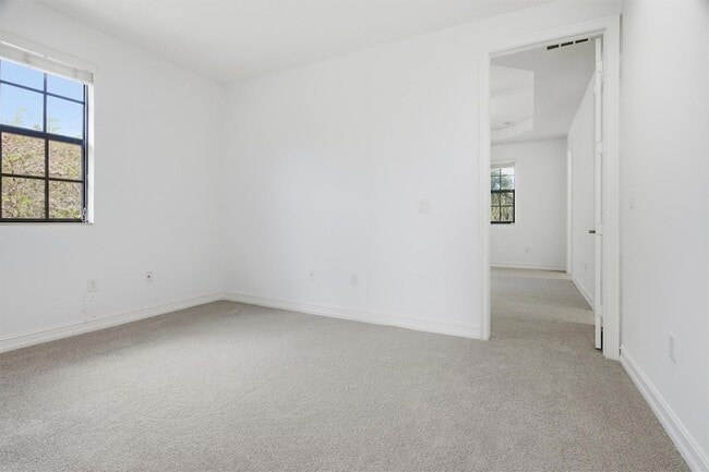 Building Photo - 13023 Riverwalk Cir S