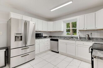 Building Photo - Charming 1950's Ranch w/ Modern Upgrades a...