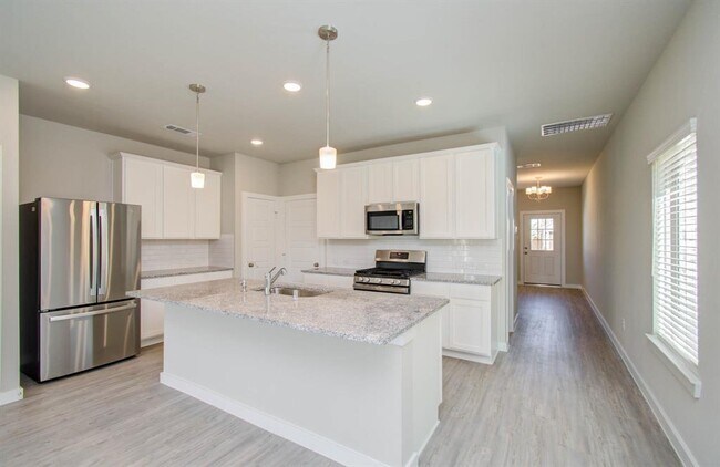 Building Photo - 21611 Sandy Dune Dr