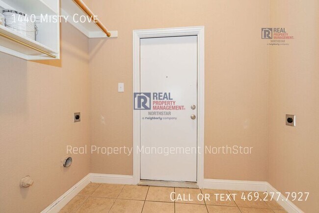 Building Photo - 1440 Misty Cove Dr