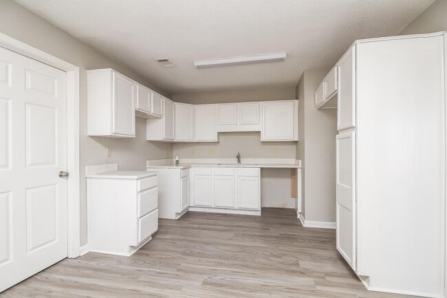 Building Photo - 4419 Kings Valley Cove W
