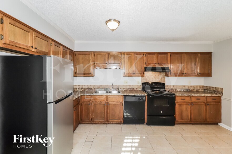 Building Photo - 4925 Water Fowl Ln