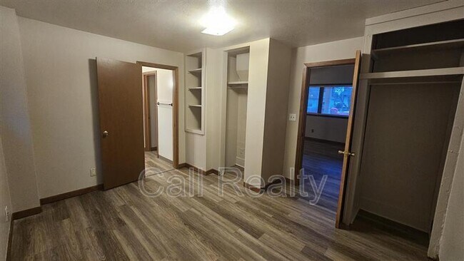 Building Photo - 714 W Kiernan Ave