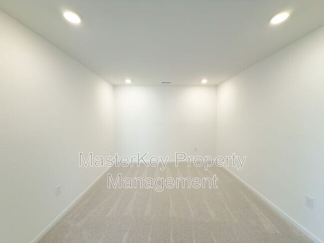 Building Photo - 212 Shingle Oak Rd