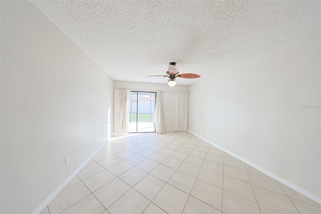 Building Photo - 611 Lively Dr