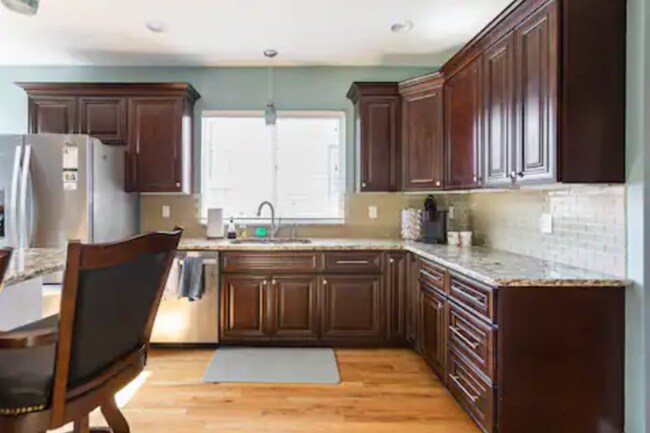 Building Photo - Original Charm With Modern Updates!!