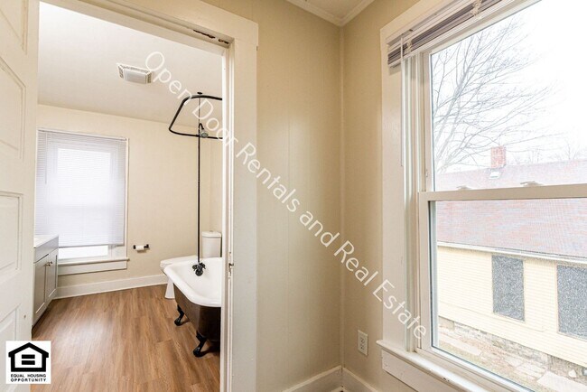 Building Photo - 2514 Lafayette St