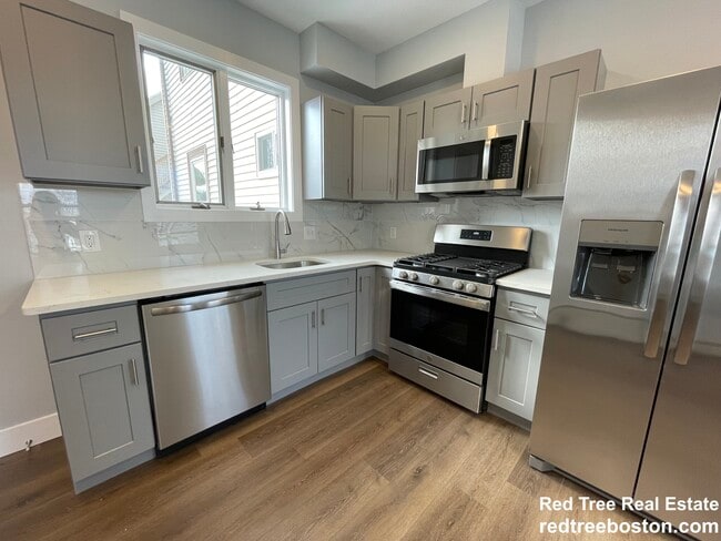 Building Photo - 11 Pearl Ter