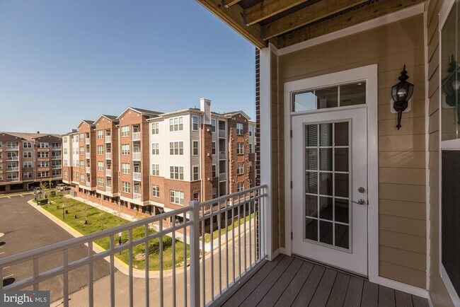 Building Photo - 13740 Endeavour Dr