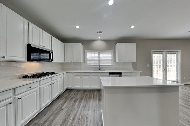 Building Photo - 401 Martin Field Ct