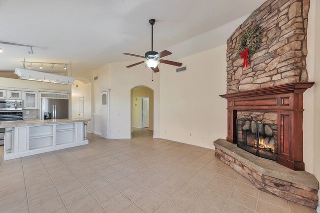 Building Photo - Charming North Phoenix 3-bedroom, 2-bathroom home!