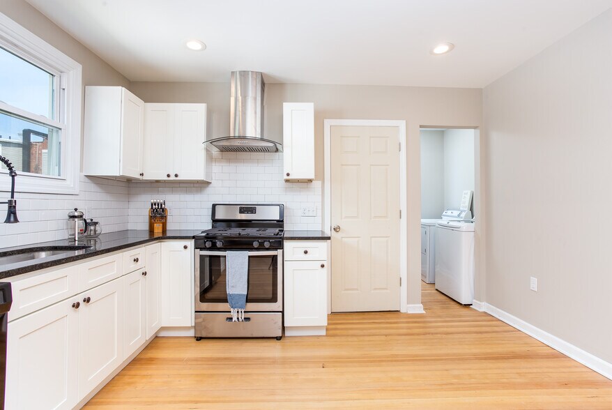 Building Photo - 34 Court Park