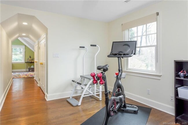 Building Photo - 6 Searles Rd