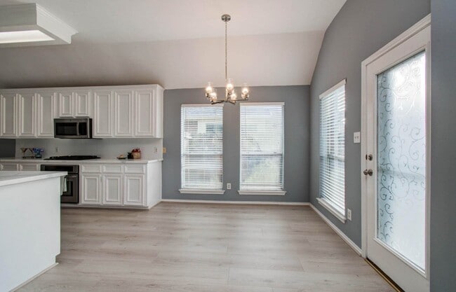 Building Photo - 6139 Rachels Ct