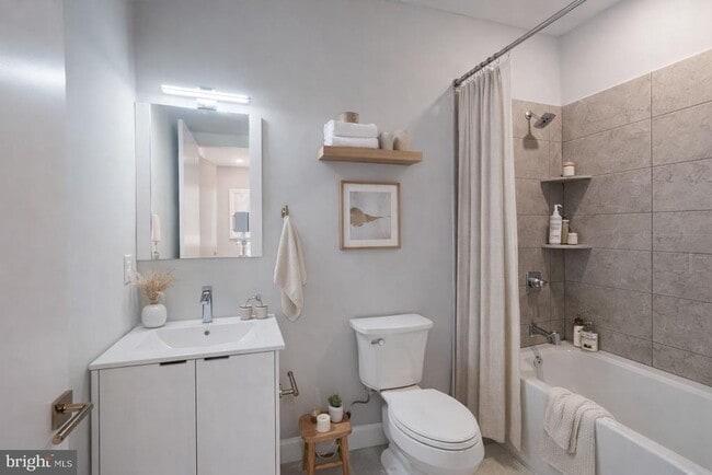 Building Photo - 650 N 36th St